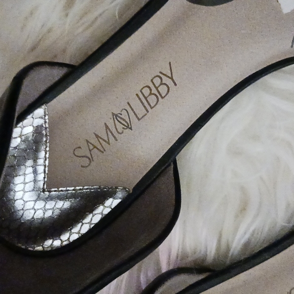 SAM LIBBY FLATS Size 10. - Picture 2 of 13